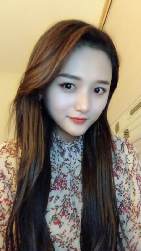 淡然一笑的第一张照片--常州相亲服务中心