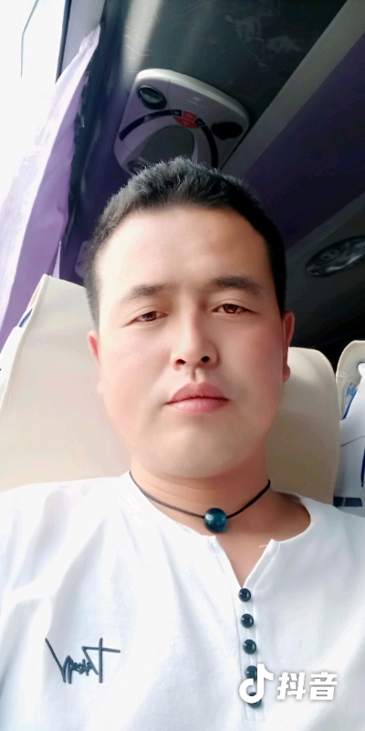 瞬间被爱上的第一张照片--常州相亲服务中心