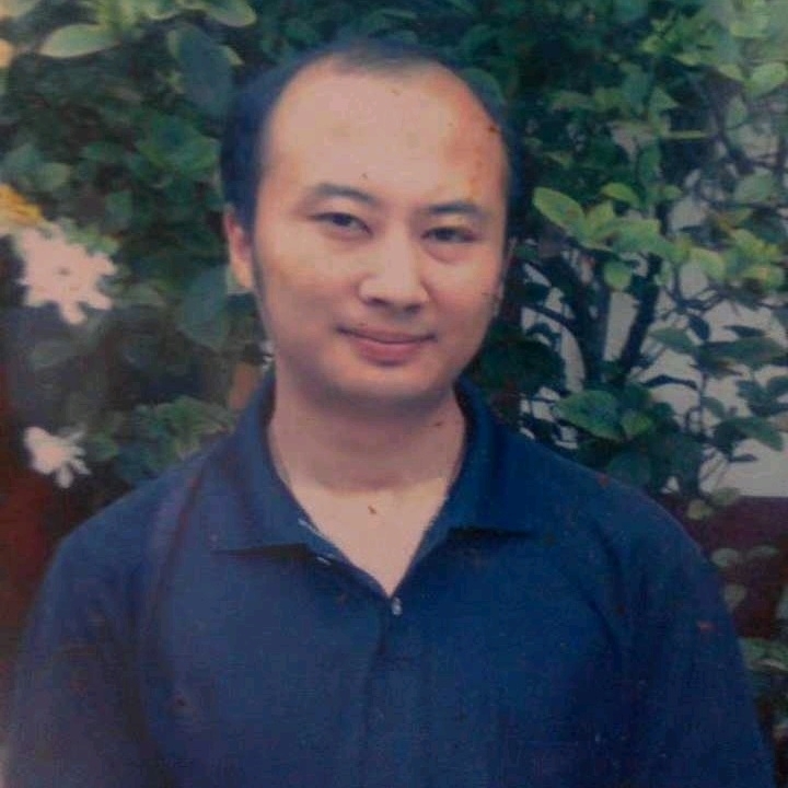 石峰里的生命的第一张照片--常州相亲服务中心