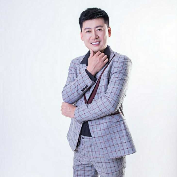 屋顶拾荒人的第一张照片--常州相亲服务中心