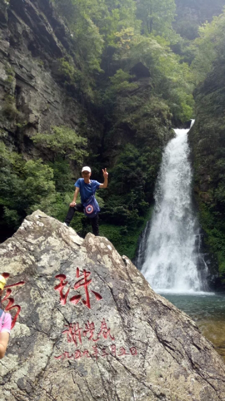 海岸岩崖的第一张照片--常州相亲服务中心