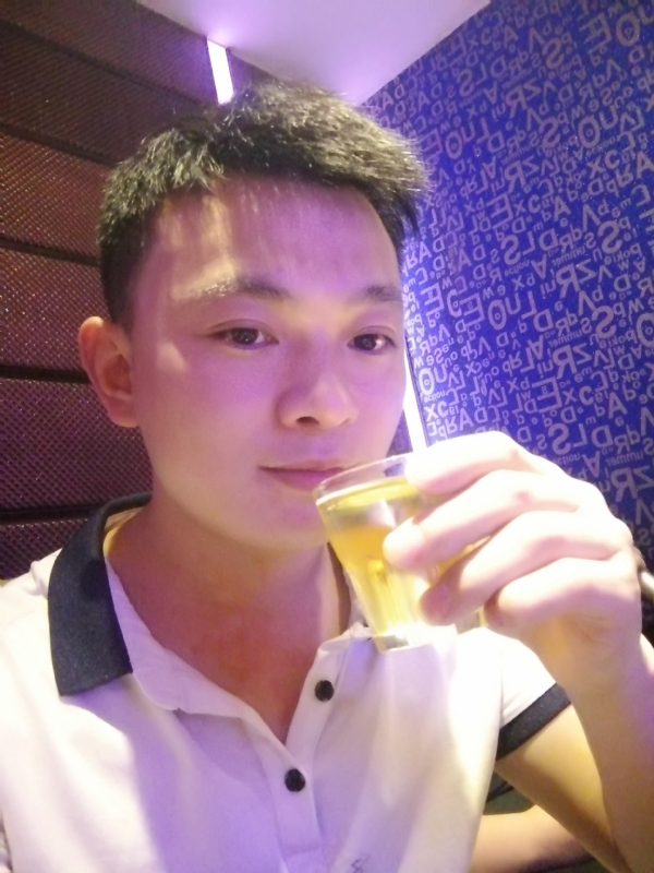 幸福的拥抱的第一张照片--常州相亲服务中心