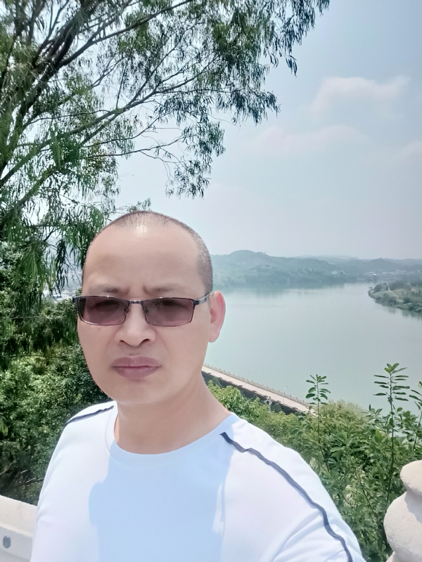 随缘随性的第一张照片--常州相亲服务中心