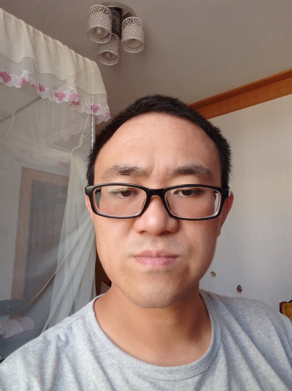 小涨常鸿的第一张照片--常州相亲服务中心