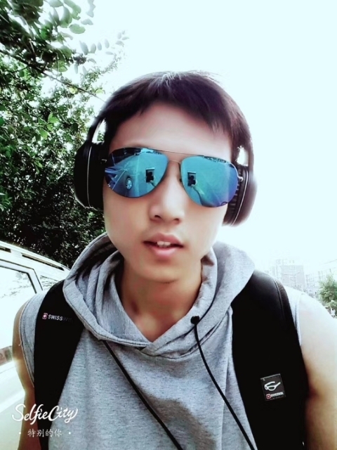 失意的人的第一张照片--常州相亲服务中心