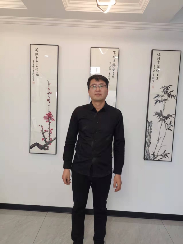 情义比天高的第一张照片--常州相亲服务中心