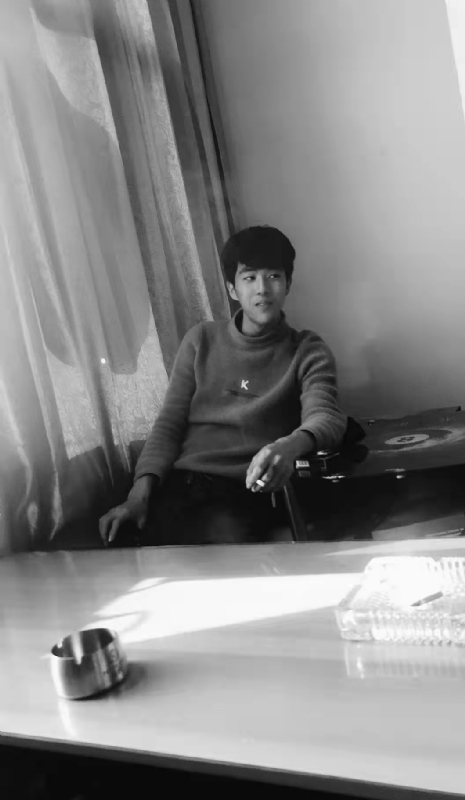 酷似小丑的第二张照片--常州相亲服务中心