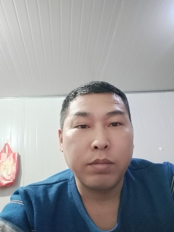 开着拖拉机去兜风的第一张照片--常州相亲服务中心