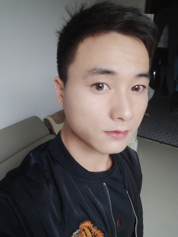 何凡的第三张照片--常州相亲服务中心