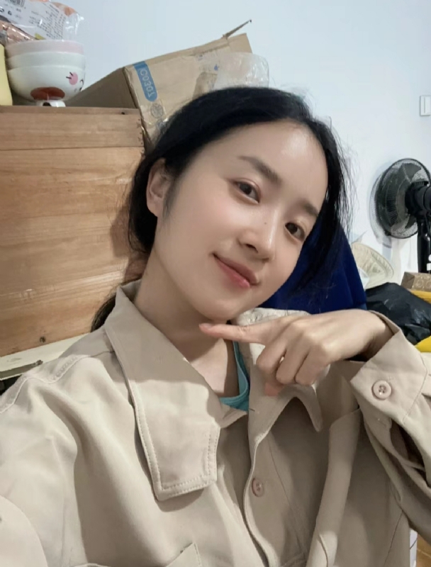 多喝热水的第二张照片--常州相亲服务中心