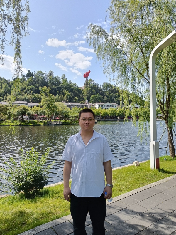 风雨相伴的第一张照片--常州相亲服务中心