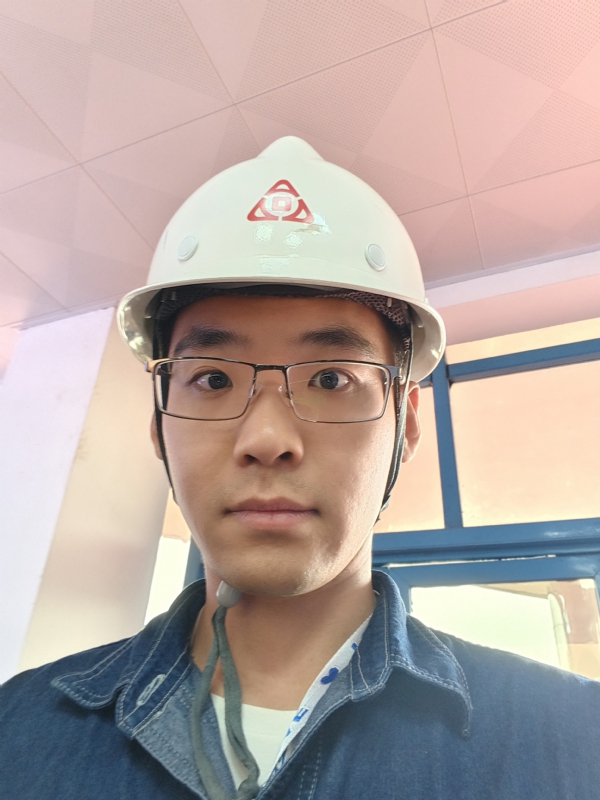 何鹏宇的第二张照片--常州相亲服务中心