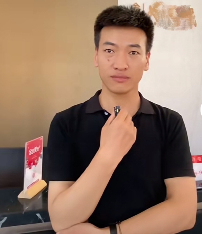 一杯梁白开的第一张照片--常州相亲服务中心