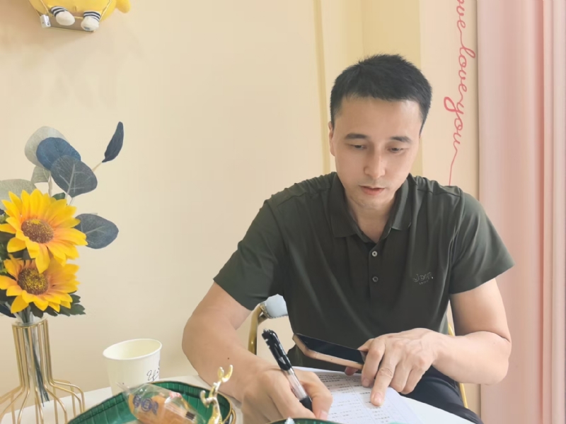 笑看一切的第二张照片--常州相亲服务中心