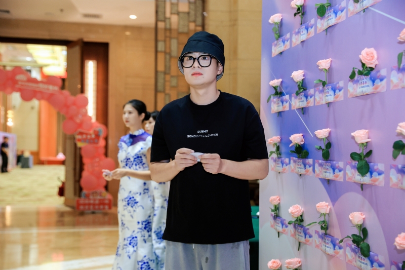 被驯服的象的第一张照片--常州相亲服务中心