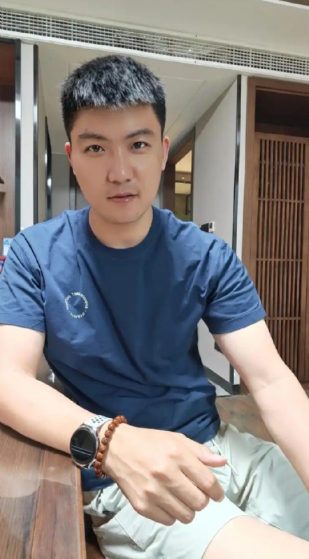 大鹏展翅的第一张照片--常州相亲服务中心