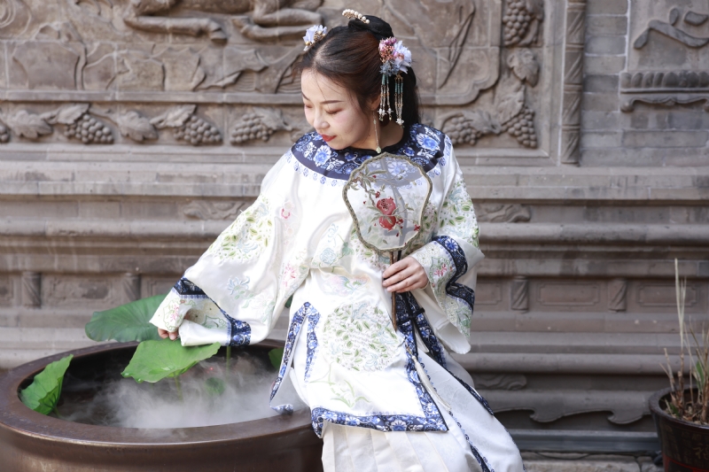 认真的雪的第一张照片--常州相亲服务中心